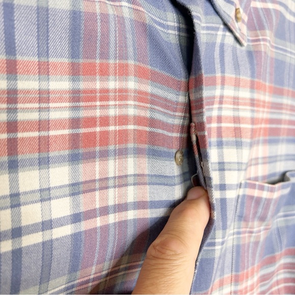 JOHNNIE O CARL PLOTT
TUCKED BUTTON UP SHIRT
JMWL8170 Size Small - Picture 6 of 12